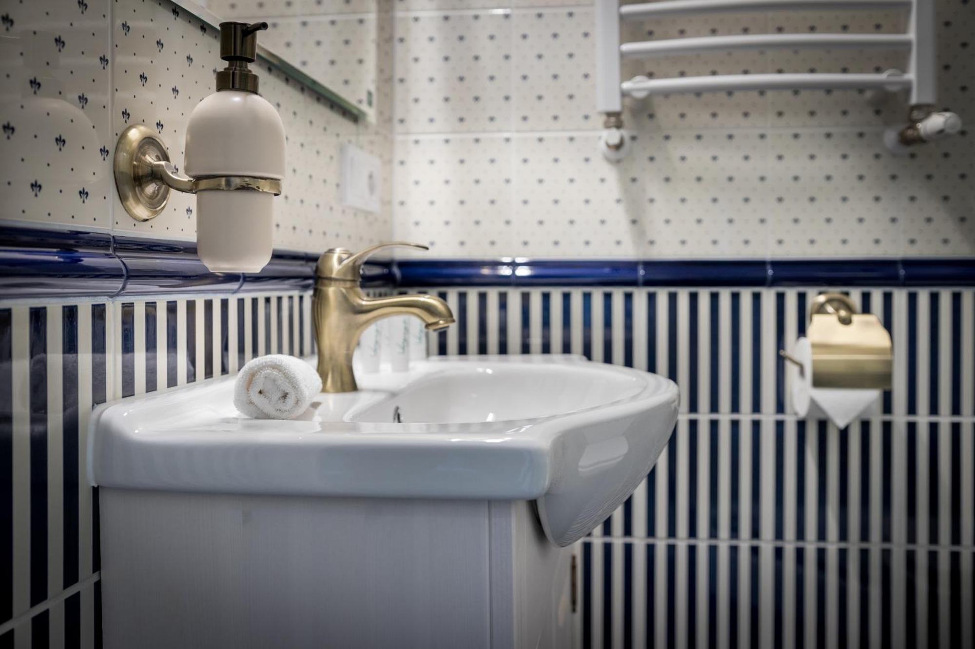 Karmelicka Stylish Apartments In Cracow By Noclegi Renters คราคูฟ ภายนอก รูปภาพ